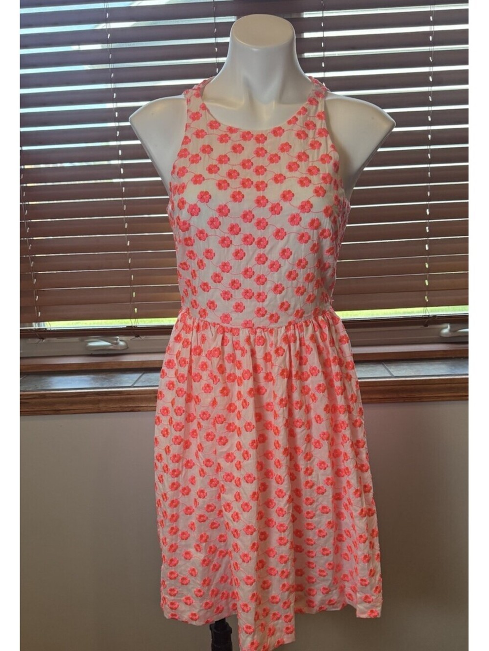 J CREW SLEEVELESS HALTER SHEATH DRESS SIZE 00 WHITE CORAL EMBROIDERED FLORAL NWT